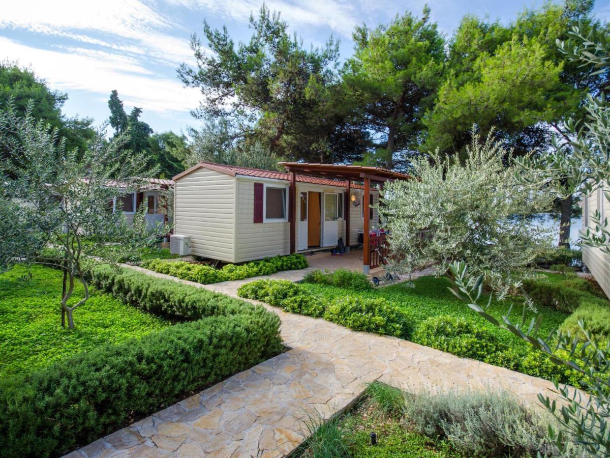 Holiday Home Camp Rozac - Tgr215 Trogir Dış mekan fotoğraf