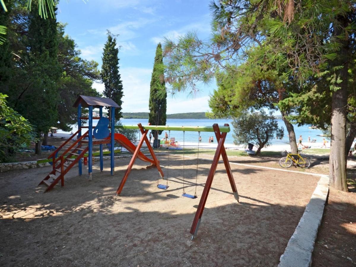 Holiday Home Camp Rozac - Tgr215 Trogir Dış mekan fotoğraf