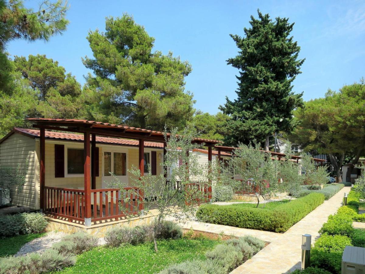 Holiday Home Camp Rozac - Tgr215 Trogir Dış mekan fotoğraf